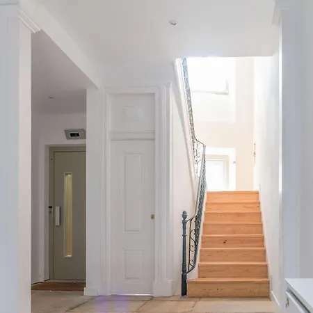 Principe Real, Hidden Terrace, Views By Courtesy Morning Apartment Lisbon